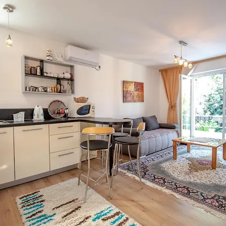 Mira Apartment