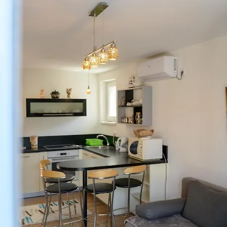 Mira Apartment Sarajevo Comfortable Stay & Free Parking Apartment *