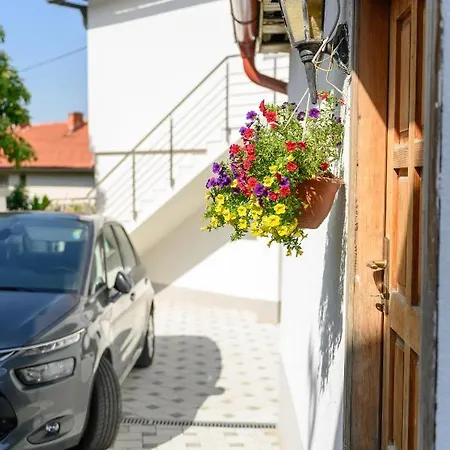 Mira Apartment Sarajevo Comfortable Stay & Free Parking Apartment *